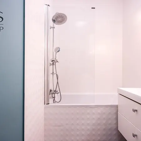 Great Apartment With A Garden In The City Center, Old Town-3